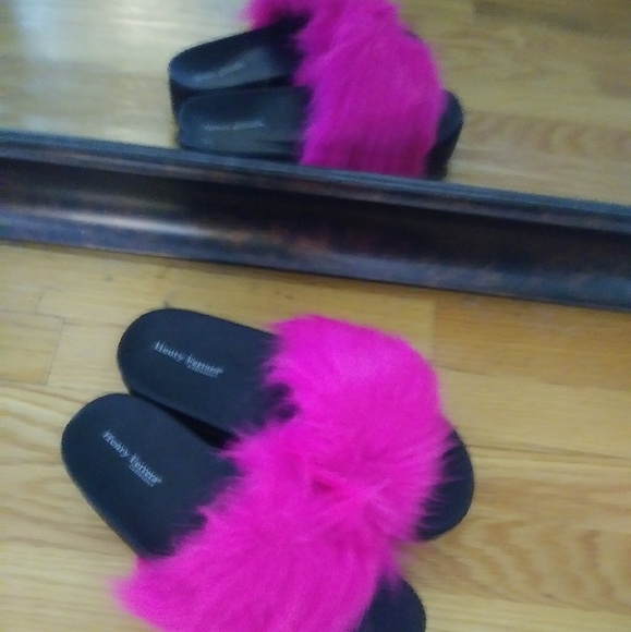 Fuzzy platform slides - Picture 3 of 5